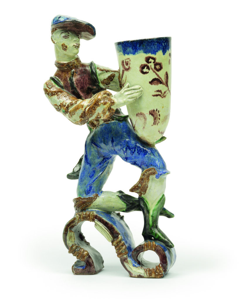 Vally Wieselthier, Figur mit Vase, 1927 Entwurf 1927, Ausführung Wiener Werkstätte, Keramik, farbig staffiert, Höhe 37 cm, Privatsammlung, Foto: Dorotheum Wien, Auktionskatalog [13.06.2016]
