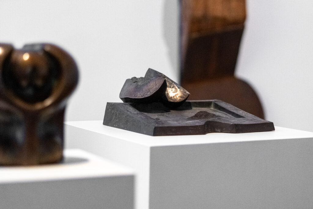 Ausstellungsansicht zur Ausstellung "Franz Bernhard und Maximilian Hutlett – Pfalzpreisträger vor 50 Jahren" im mpk Museum Pfalzgalerie Kaiserslautern.