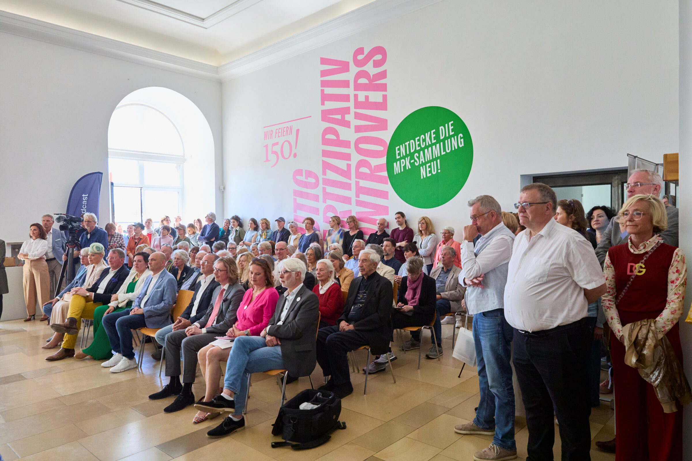 Raumaufnahme der Zuschauer:innen während der Reden zum Jubiläumsfestakt