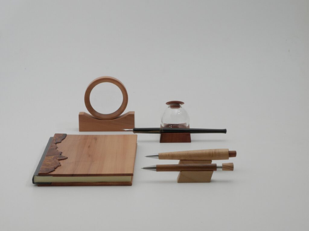 Gästebuch, Federhalter, Stifte, div. Hölzer, H. A. Schilling, Fotos und © H.A. Schilling